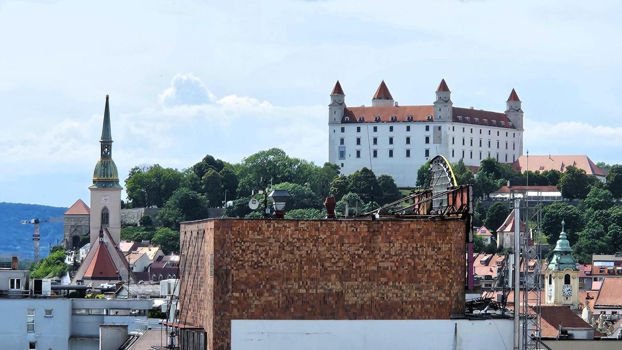 Panorama View Design Apt In Old Town - Free Parking Bratislava Bagian luar foto